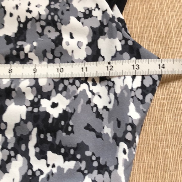 ✨HP✨ NWT Susana Monaco Printed, Cut-Out Top, XS - Picture 6 of 8